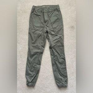 American Eagle Super Stretch Cargo Jeans, Size 4, Never worn!